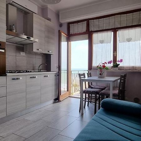 Sky Beach ชิวิตาโนวา มาร์เค ภายนอก รูปภาพ