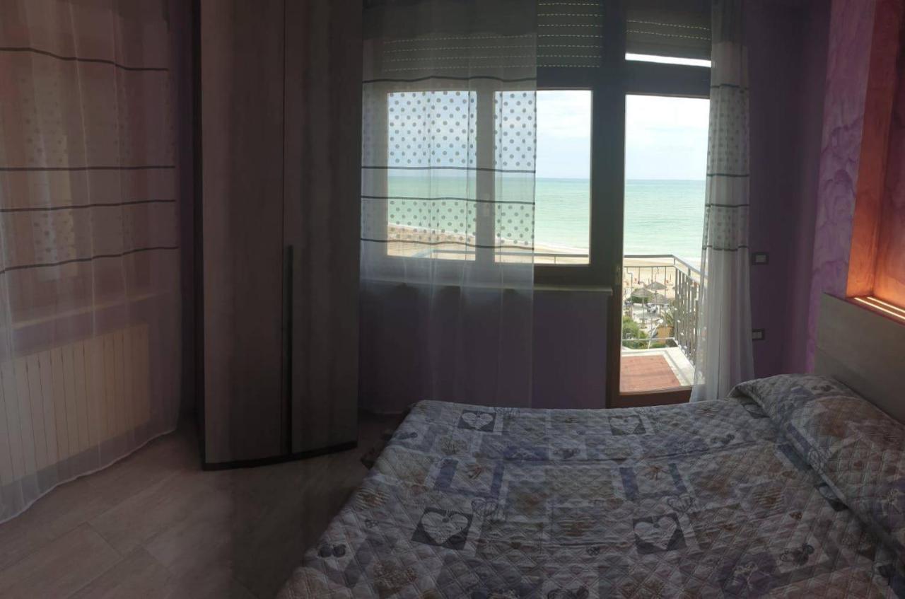 Sky Beach ชิวิตาโนวา มาร์เค ภายนอก รูปภาพ
